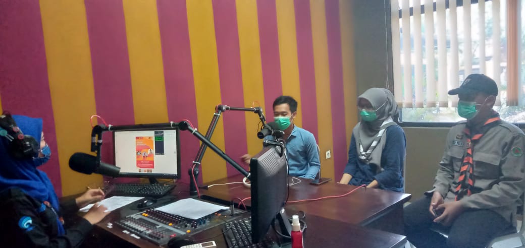 KERJASAMA BIDANG HUMAS KWARCAB KOTA PEKALONGAN DENGAN RADIO KOTA BATIK 91.2 FM PEKALONGAN UNTUK MENSOSIALISASIKAN NILAI-NILAI KEPRAMUKAAN MELALUI DIALOG INTERAKTIF